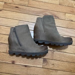 Sorel Joan of Arctic Wedge II Zip - Ash Brown 7.5